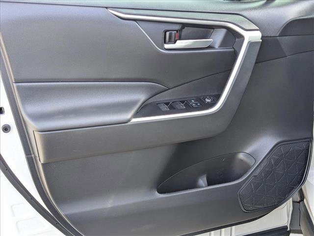 Used 2022 Toyota RAV4 XLE w/ Convenience Package image 9
