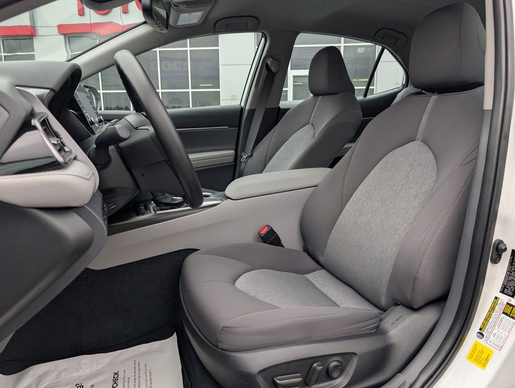 Used 2024 Toyota Camry LE w/ Convenience Package image 11