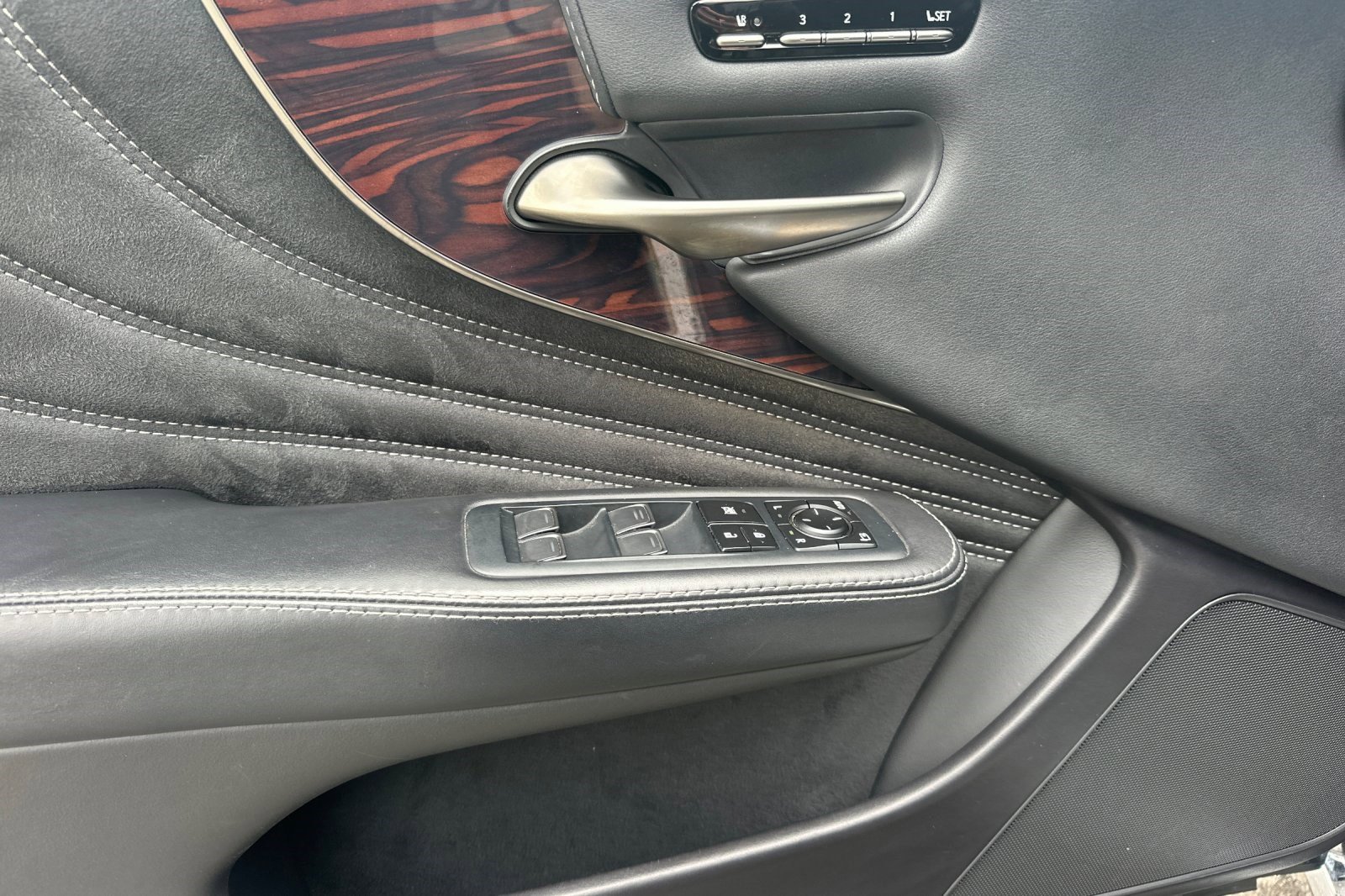 Used 2019 Lexus LS 500 w/ Interior Upgrade Package RWD image 12