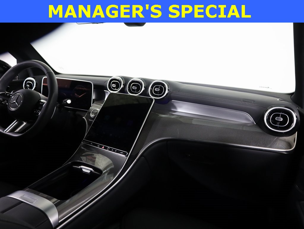 Used 2025 Mercedes-Benz GLC 300 4MATIC image 41