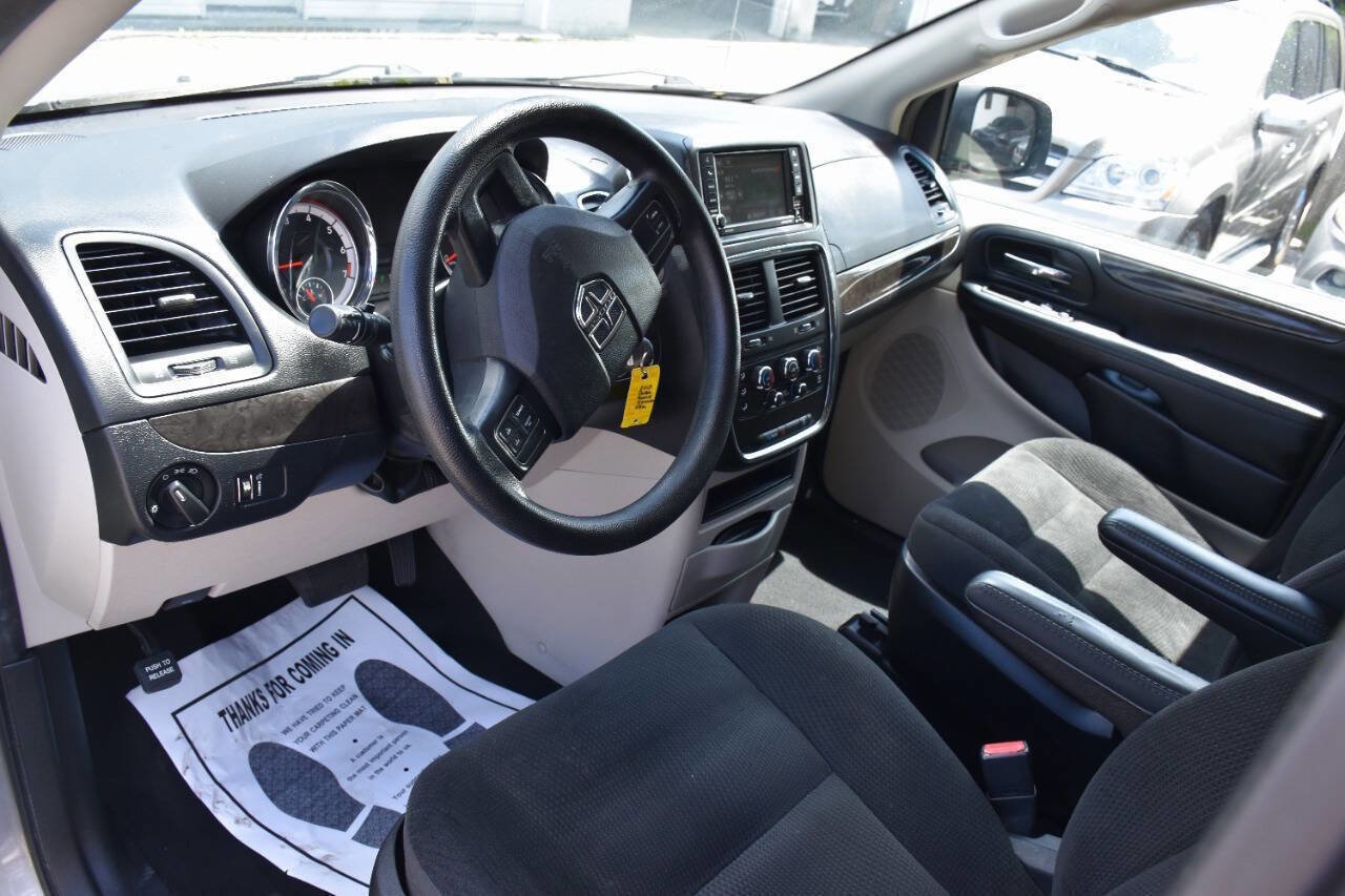 Used 2019 Dodge Grand Caravan SE image 10