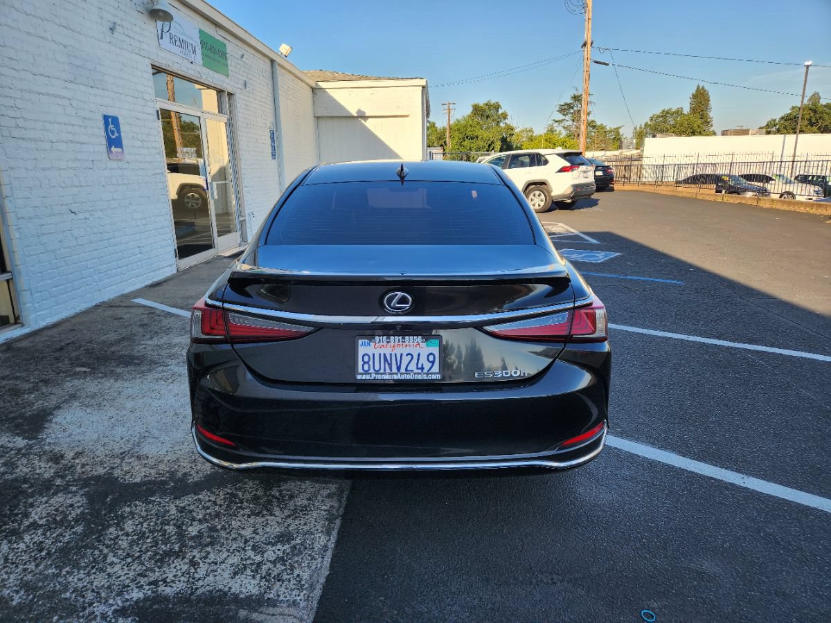 Used 2021 Lexus ES 300h w/ Accessory Package 2 FWD image 5