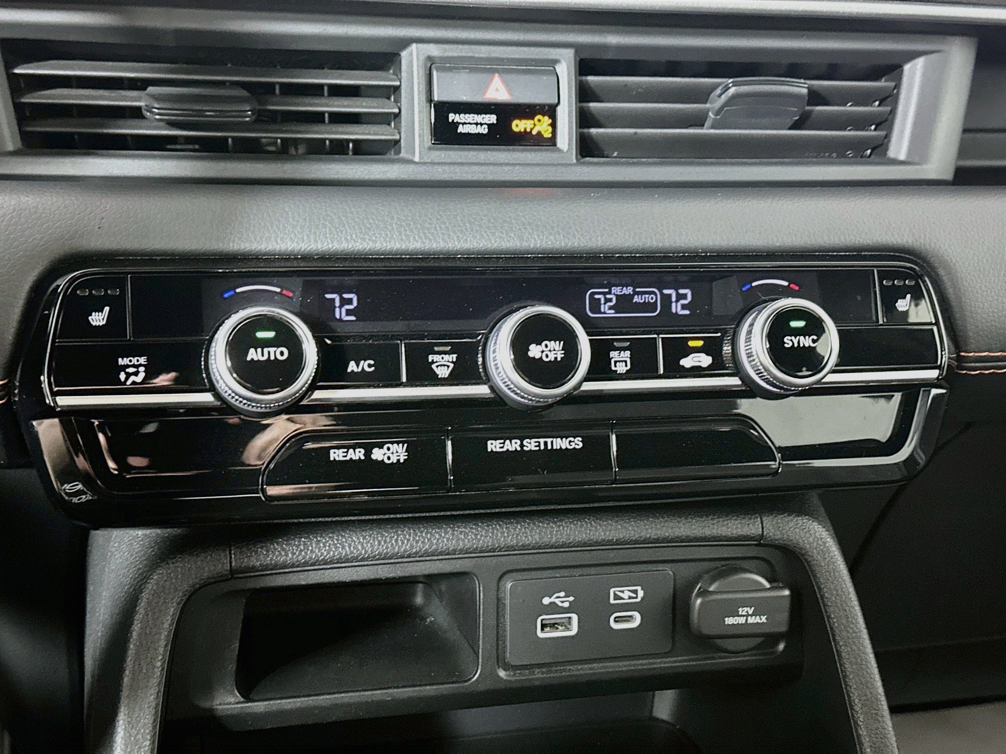 Used 2025 Honda Pilot Sport image 15