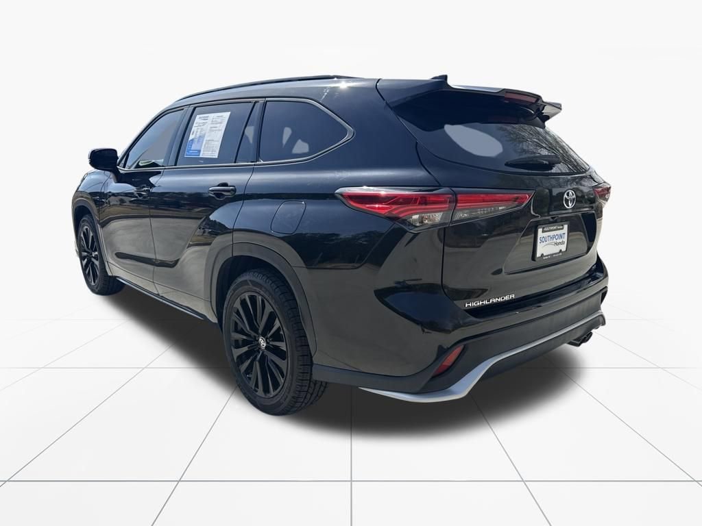 Used 2023 Toyota Highlander XSE image 6
