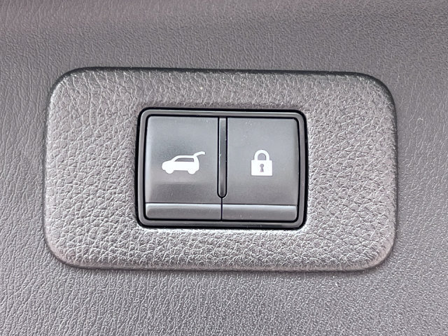 Used 2024 Nissan Armada SL w/ Captain's Chairs Package AWD/4WD image 36
