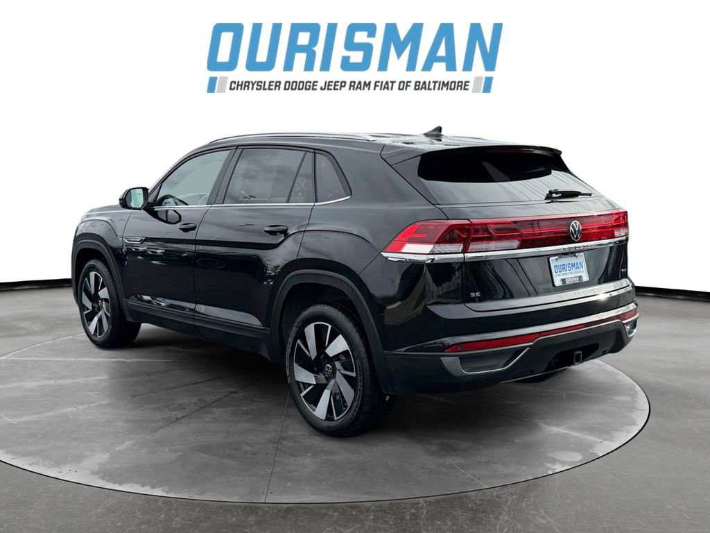 Used 2023 Volkswagen Atlas SE w/ Black Wheel Package image 4
