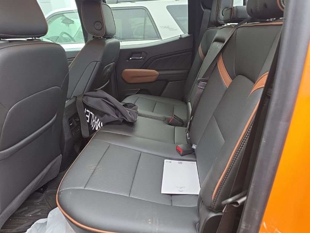 Used 2025 GMC Canyon AT4 w/ AT4 Premium Package image 12