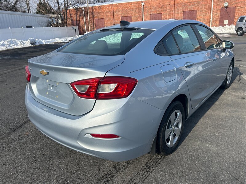 Used 2018 Chevrolet Cruze LS FWD image 3