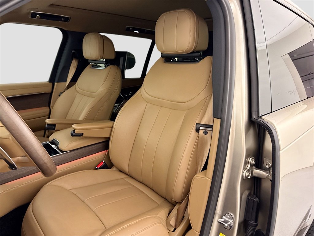 Used 2025 Land Rover Range Rover Long Wheelbase SE image 22