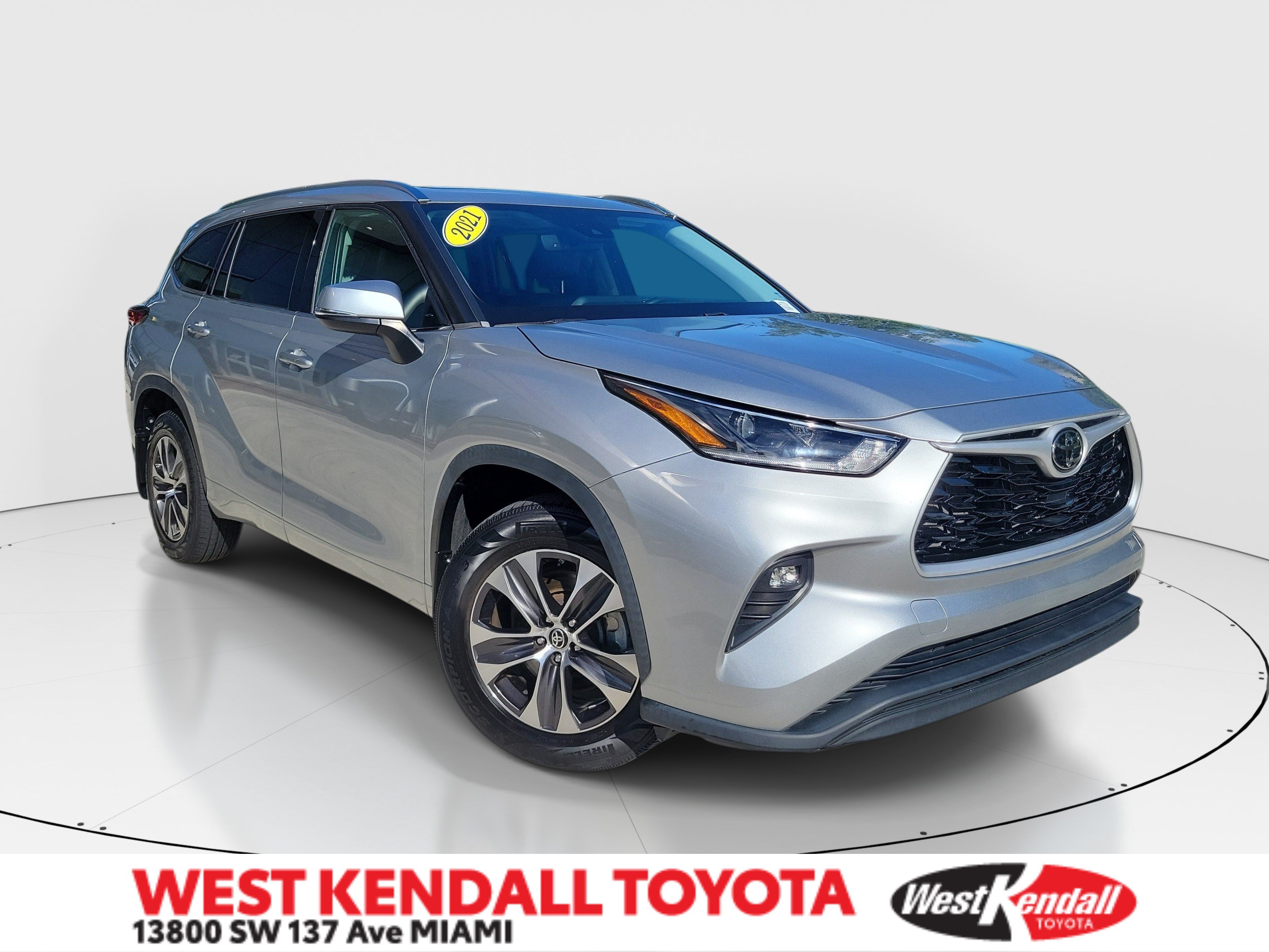 Used 2021 Toyota Highlander XLE