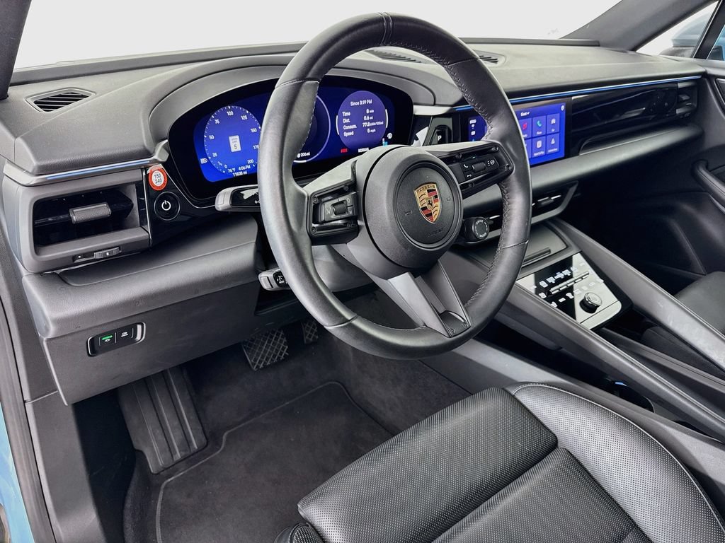 Certified 2025 Porsche Macan Electric RWD image 4