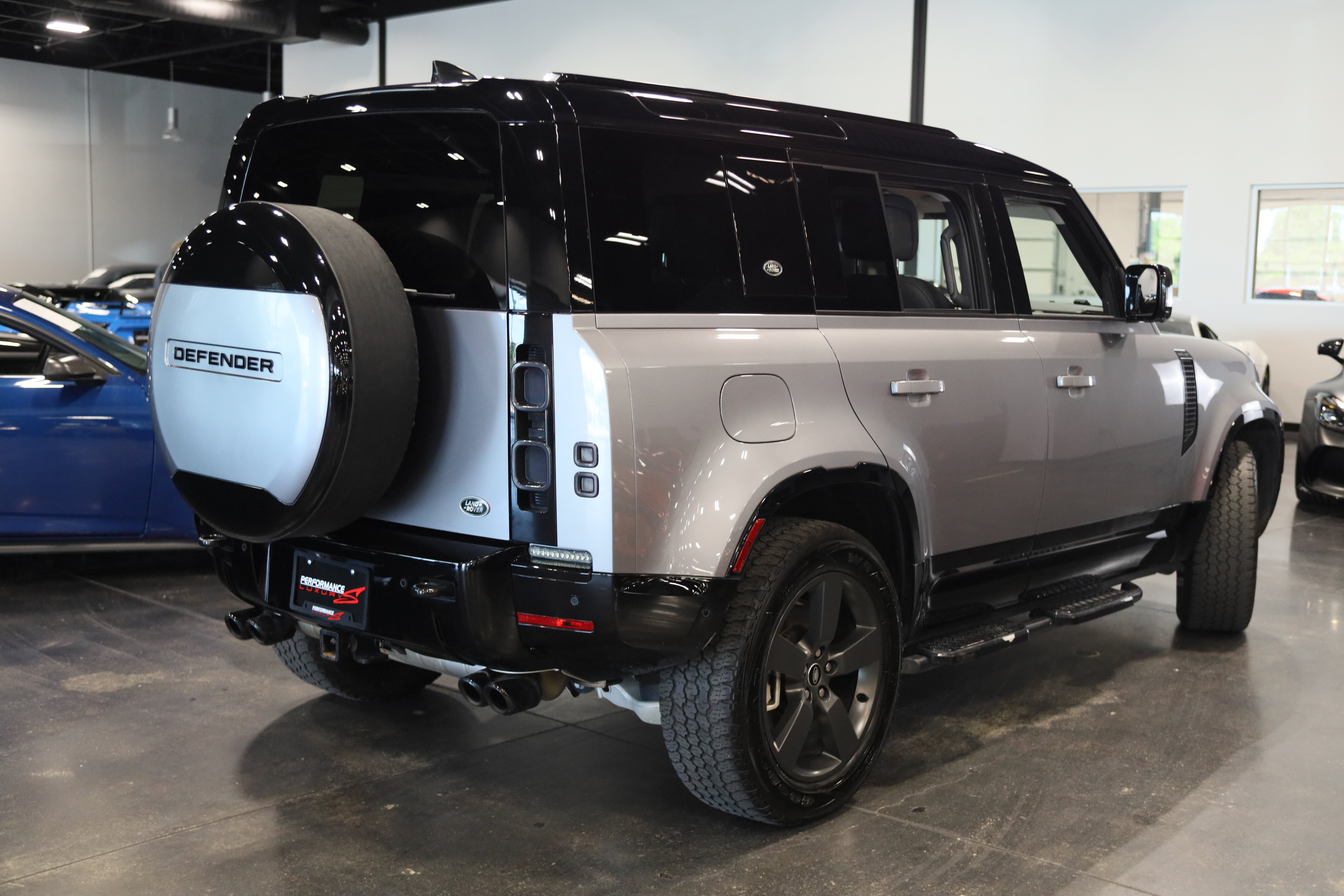 Used 2023 Land Rover Defender 110 X-Dynamic SE AWD/4WD image 6