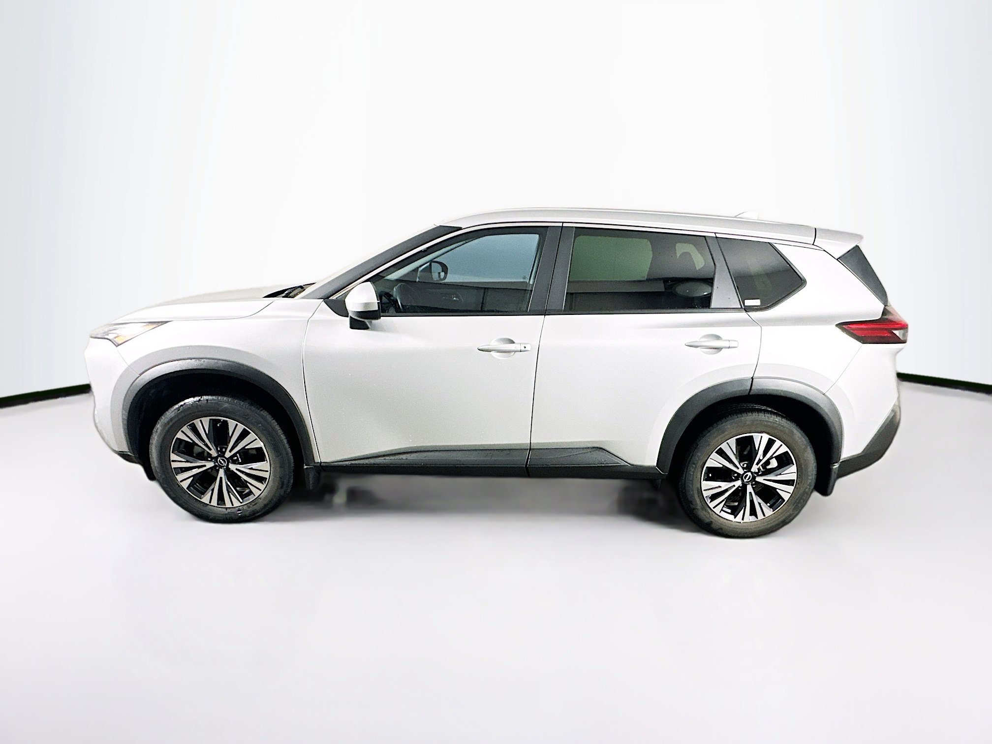 Used 2023 Nissan Rogue SV image 4