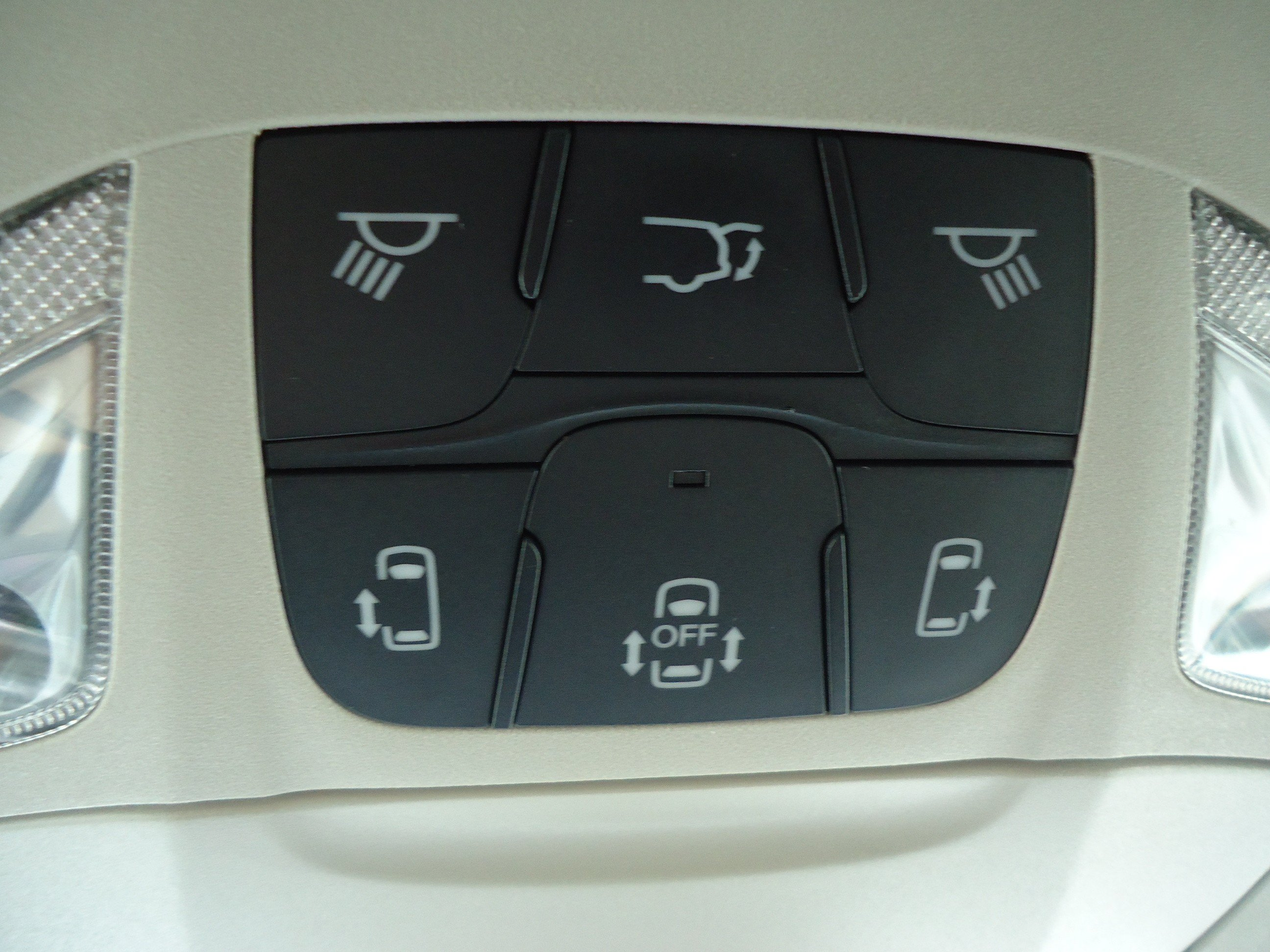 Used 2023 Chrysler Voyager LX FWD image 24