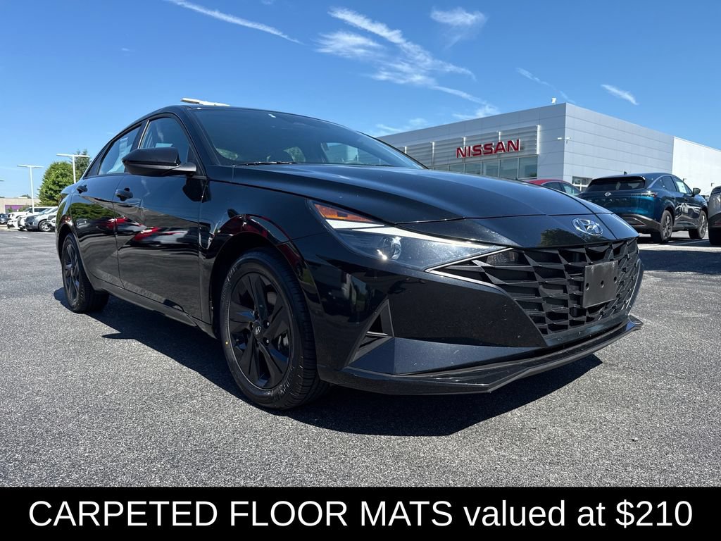 Used 2023 Hyundai Elantra Blue FWD image 3
