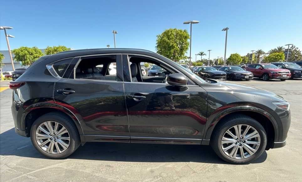 Used 2023 MAZDA CX-5 Signature AWD/4WD image 4