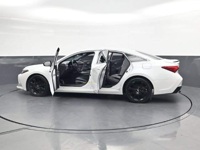 Used 2019 Toyota Avalon Touring FWD image 42