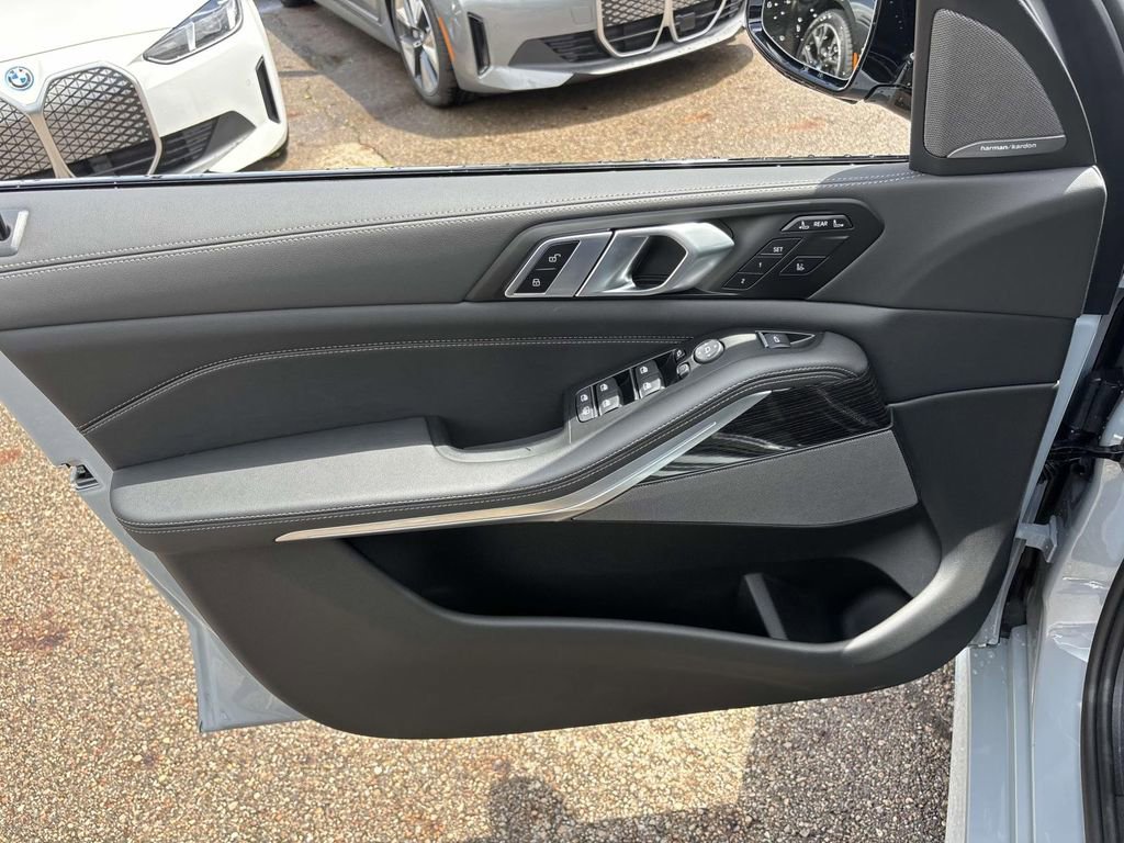 New 2026 BMW X7 xDrive40i w/ M Sport Package image 11