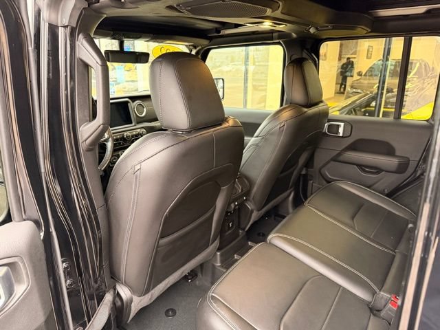 Used 2022 Jeep Wrangler Unlimited Sahara w/ Cold Weather Group AWD/4WD image 7