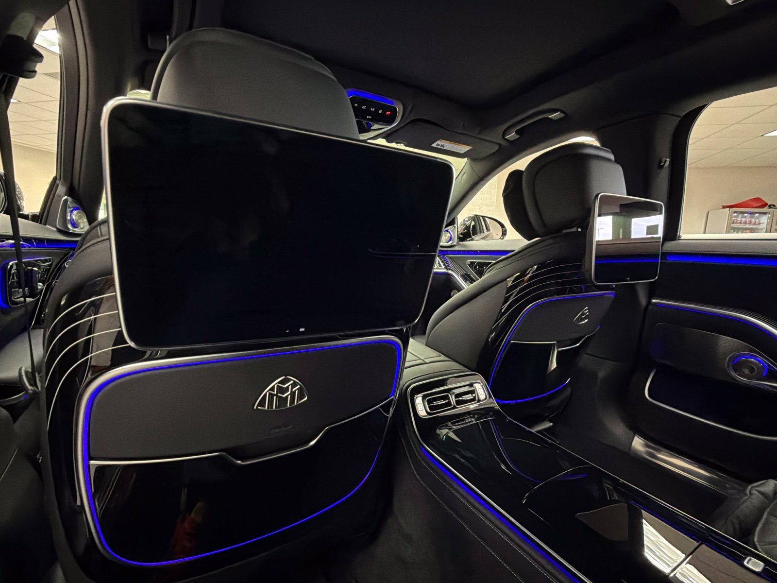 Certified 2025 Mercedes-Benz Maybach S 580 4MATIC image 33