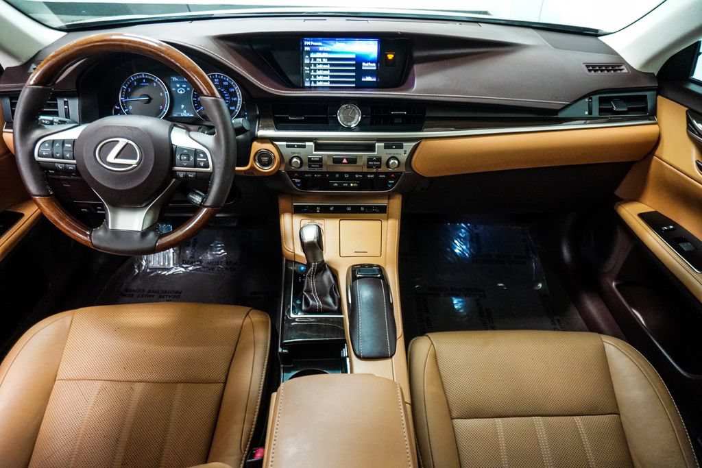Used 2018 Lexus ES 350 w/ Luxury Package w/Wood Trim FWD image 23