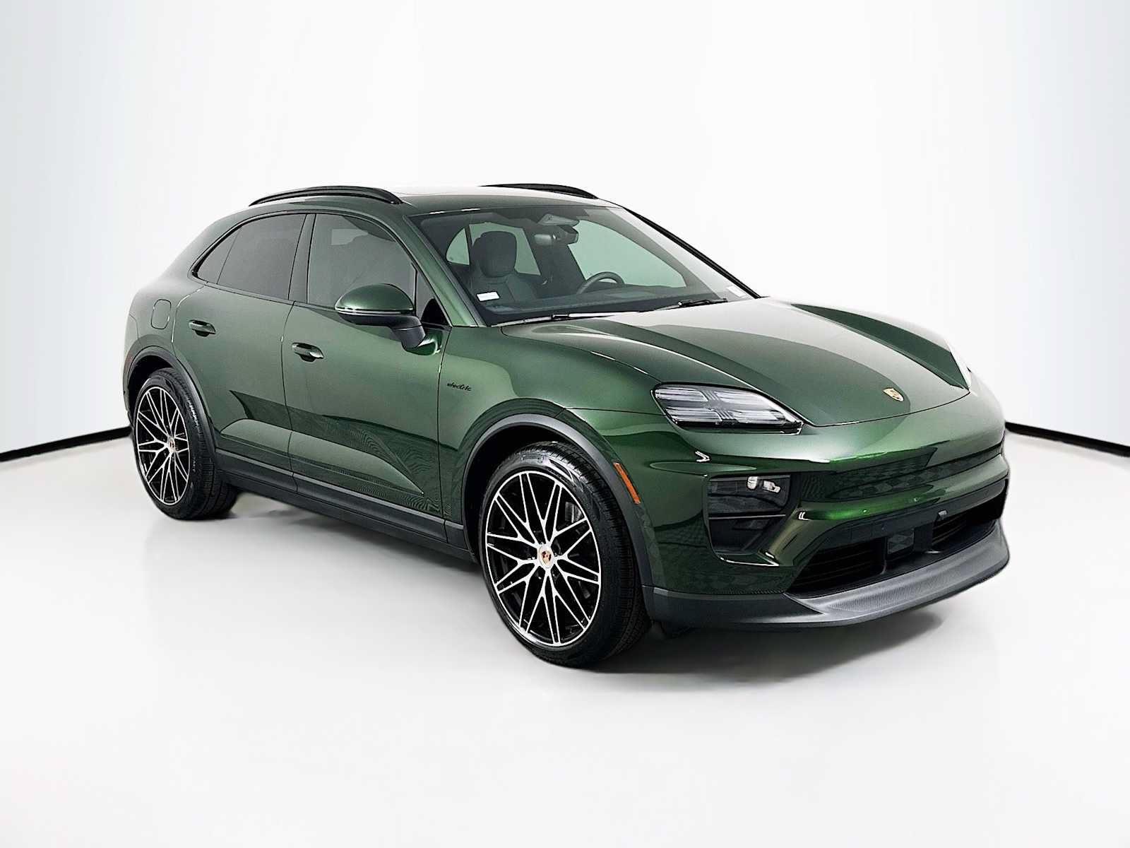 New 2026 Porsche Macan Electric RWD image 7