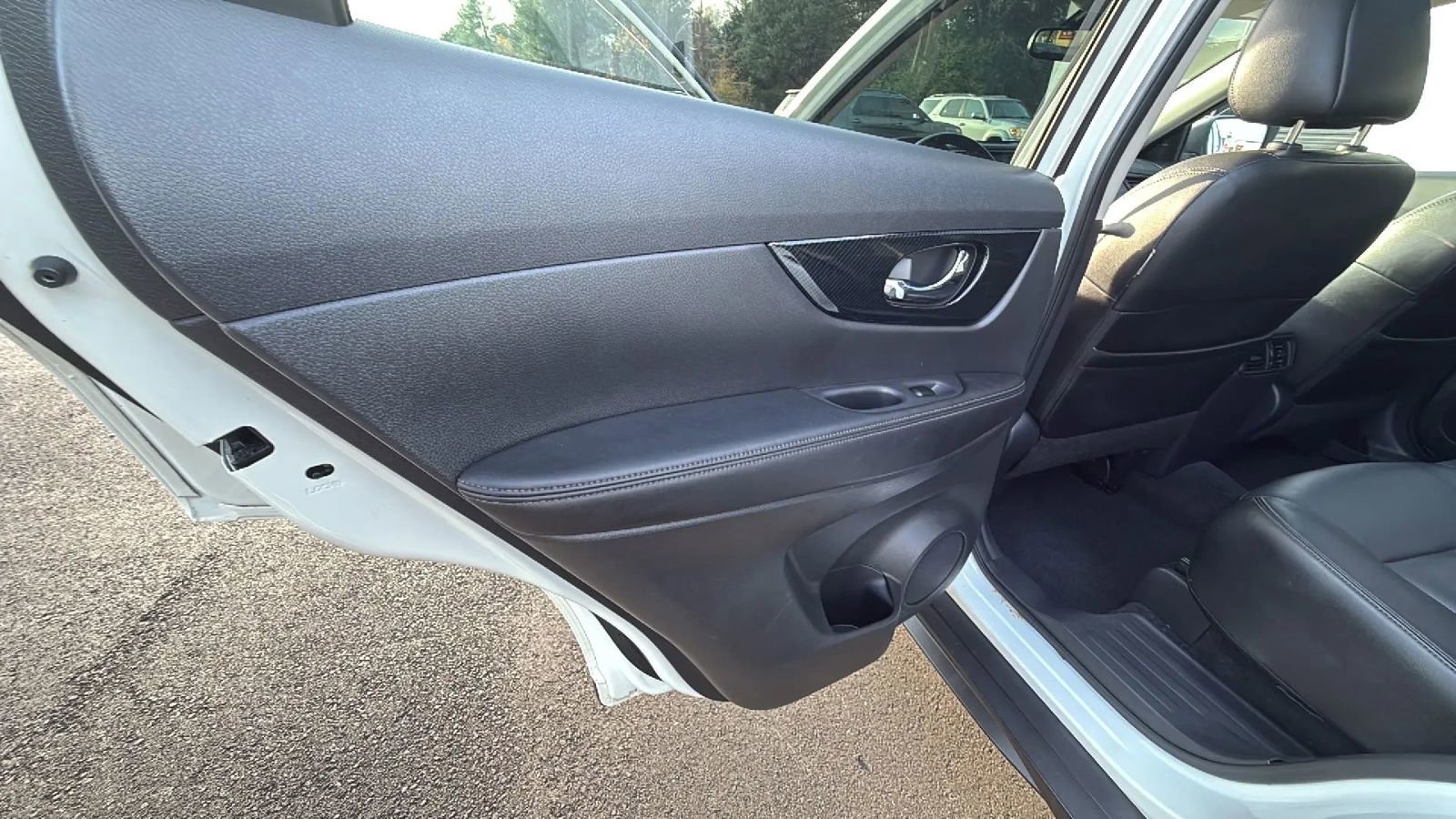 Used 2017 Nissan Rogue SL w/ SL Premium Package image 71