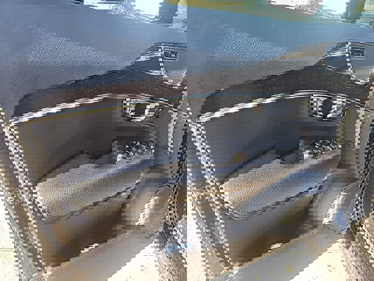 Used 2016 Volvo XC90 T6 Momentum w/ Momentum Plus Package image 7