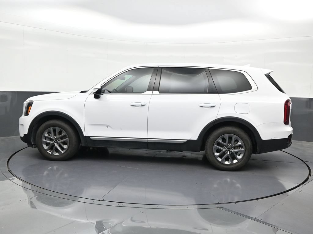Used 2024 Kia Telluride LX FWD image 2
