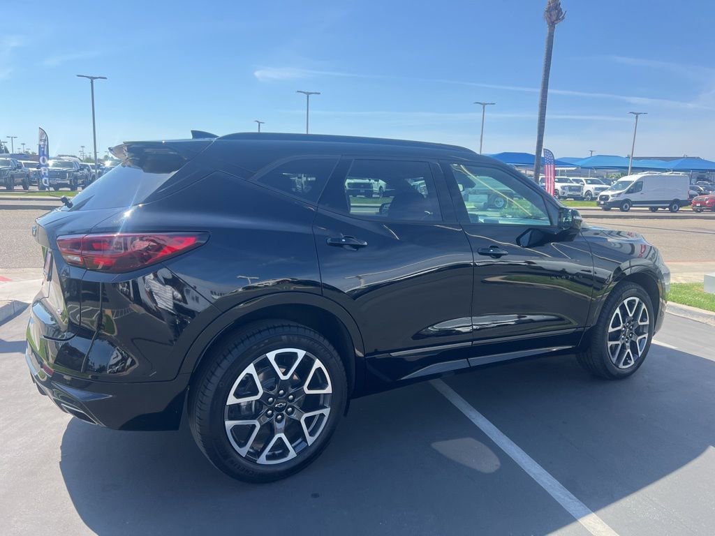 Used 2025 Chevrolet Blazer RS image 12