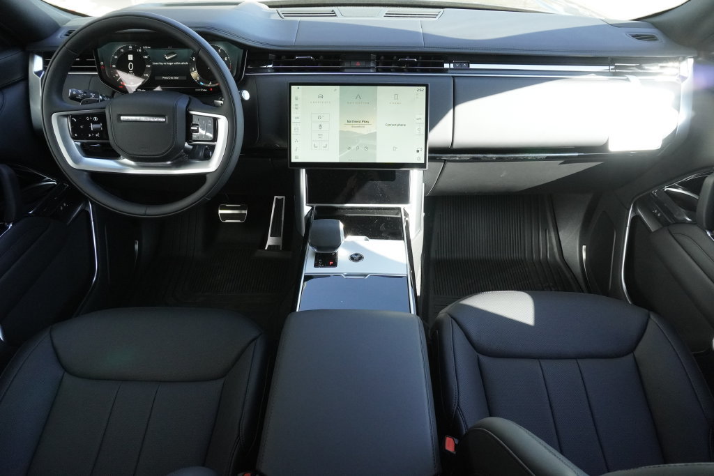 New 2026 Land Rover Range Rover Long Wheelbase SE AWD/4WD image 9