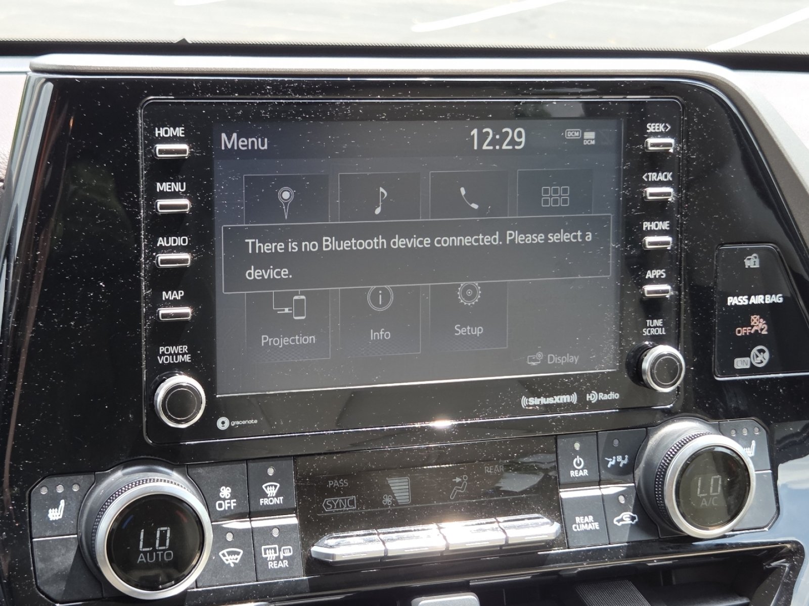 Used 2020 Toyota Highlander XLE AWD/4WD image 10