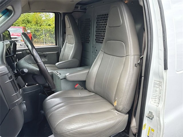 Used 2019 Chevrolet Express 3500 Extended w/ Driver Convenience Package image 14
