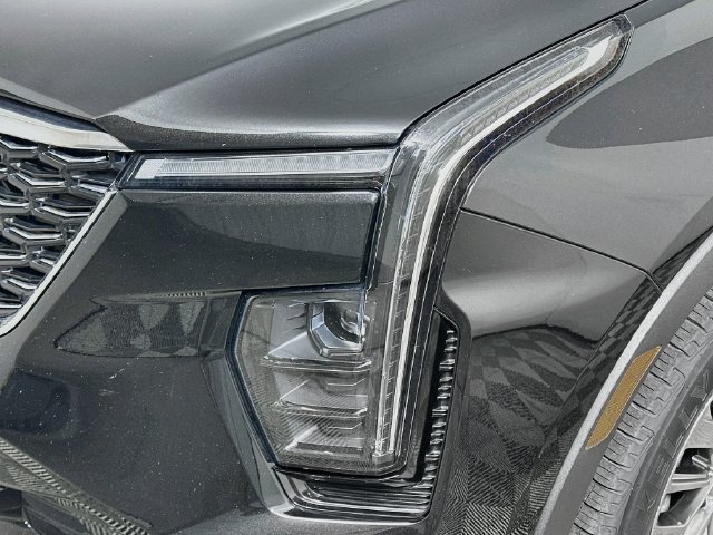 Used 2024 Cadillac XT4 Premium Luxury FWD image 23