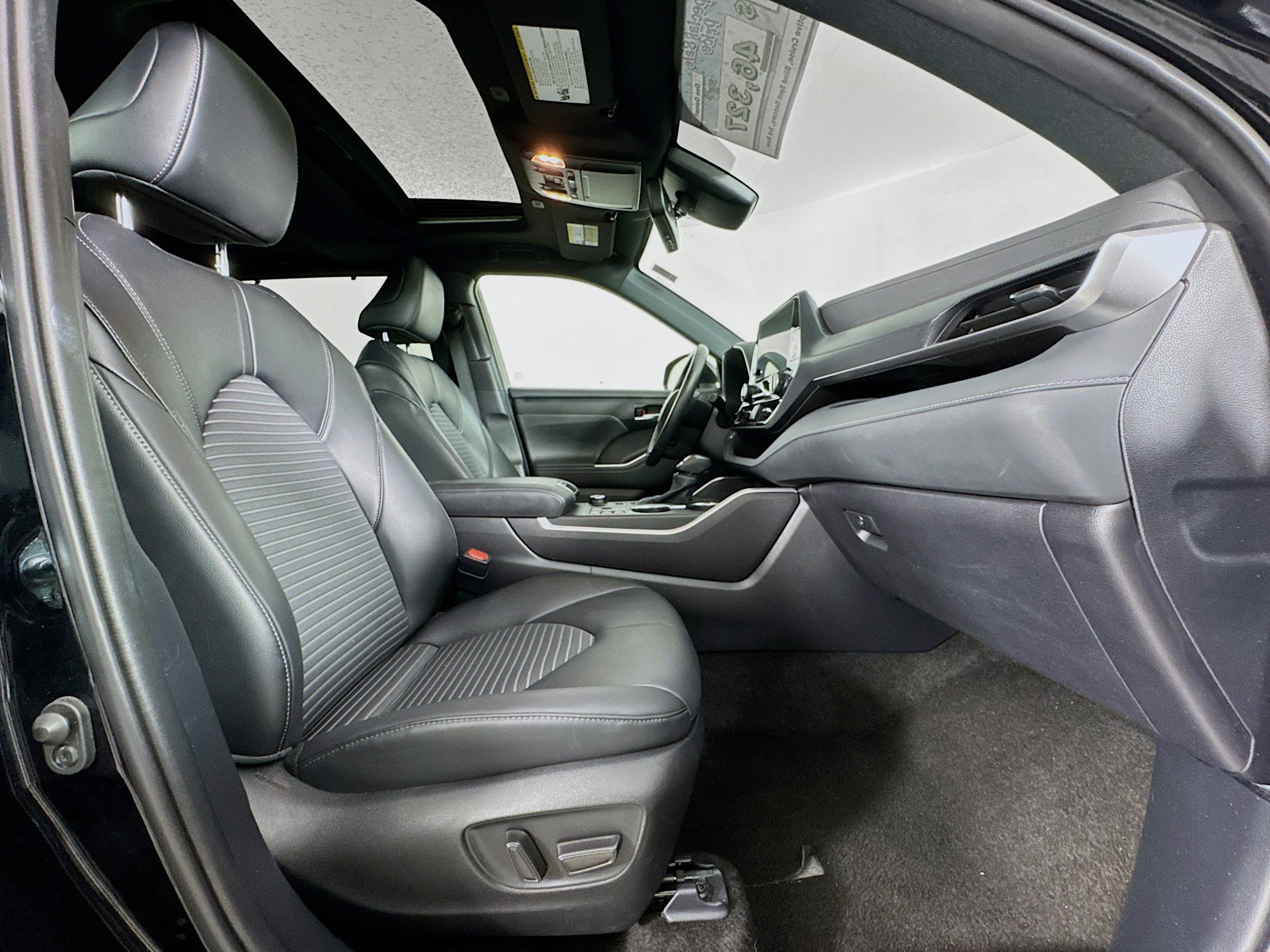 Certified 2025 Toyota Highlander XSE AWD/4WD image 30