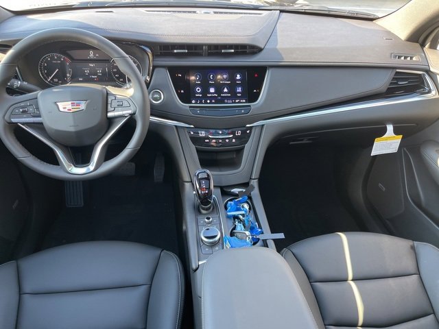 New 2025 Cadillac XT6 Luxury image 33
