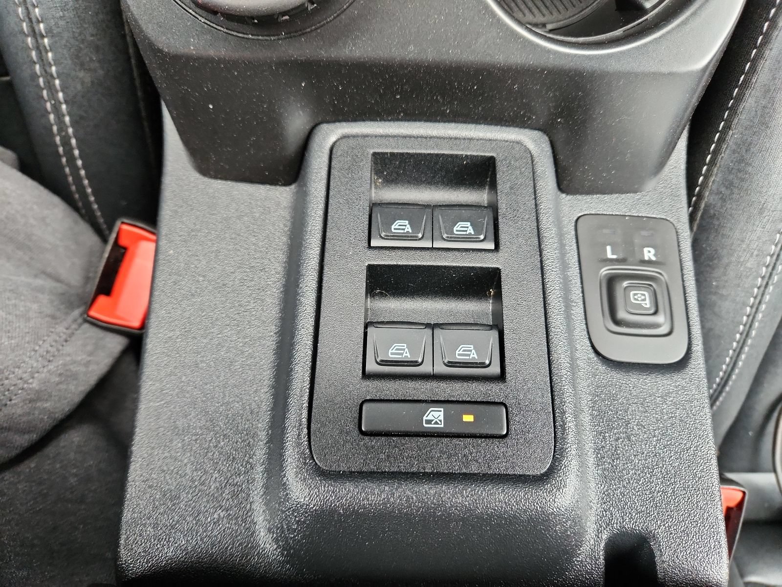 Used 2025 Ford Bronco Badlands AWD/4WD image 16
