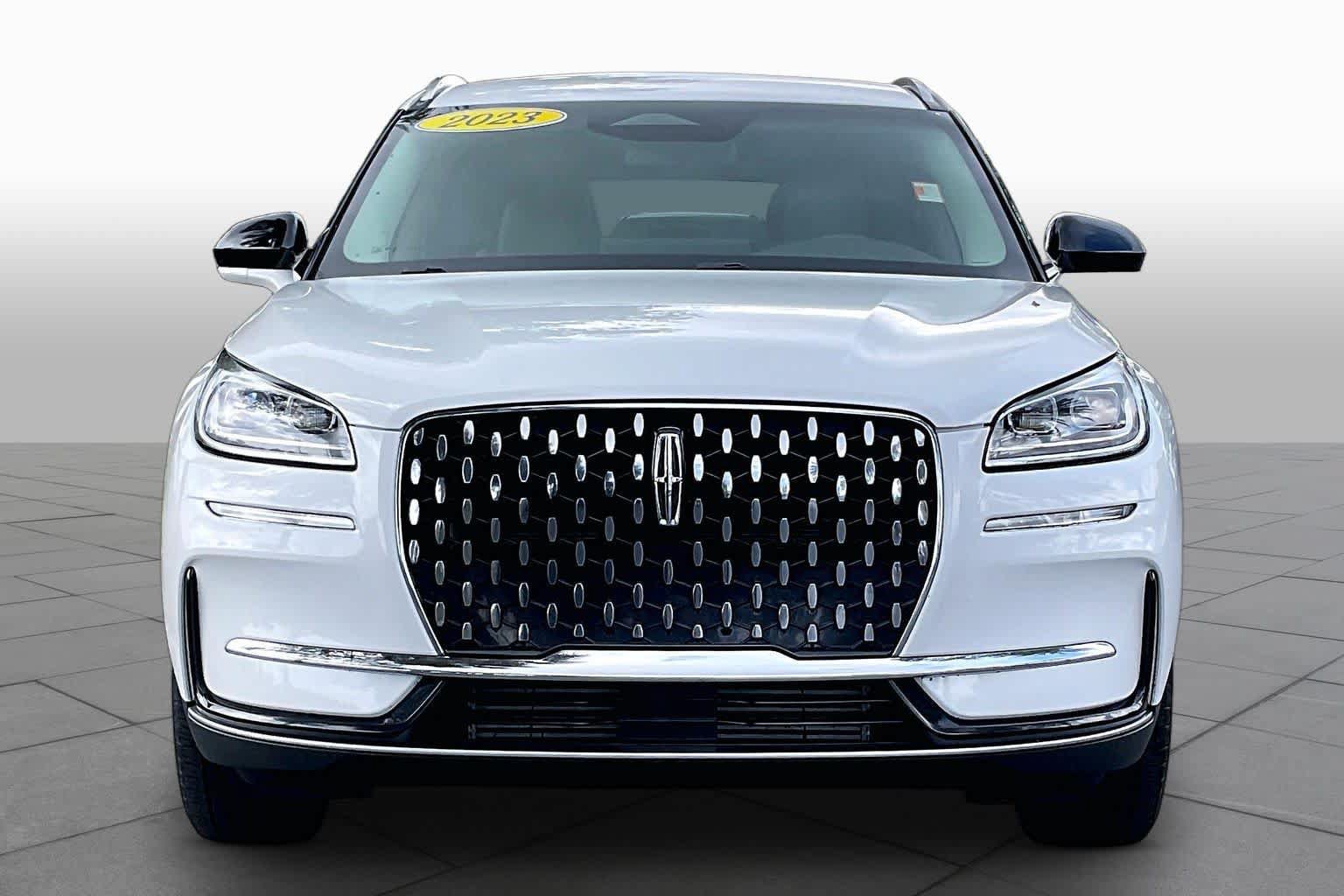 Used 2023 Lincoln Corsair Reserve FWD image 4