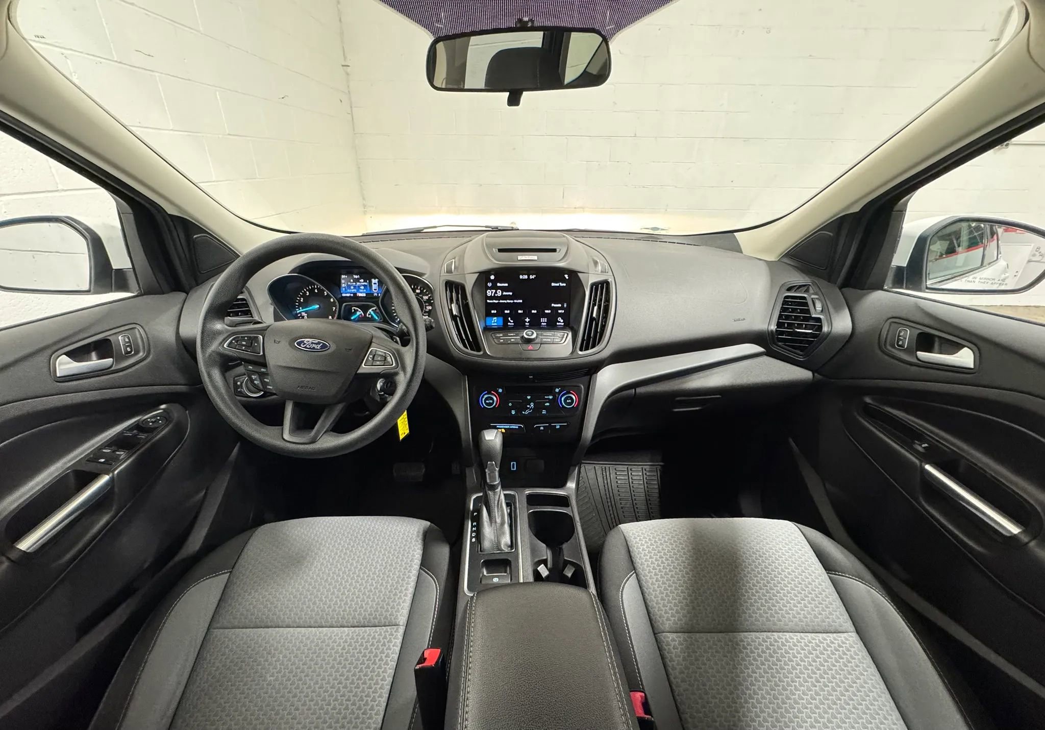 Used 2017 Ford Escape SE w/ Equipment Group 201A image 11