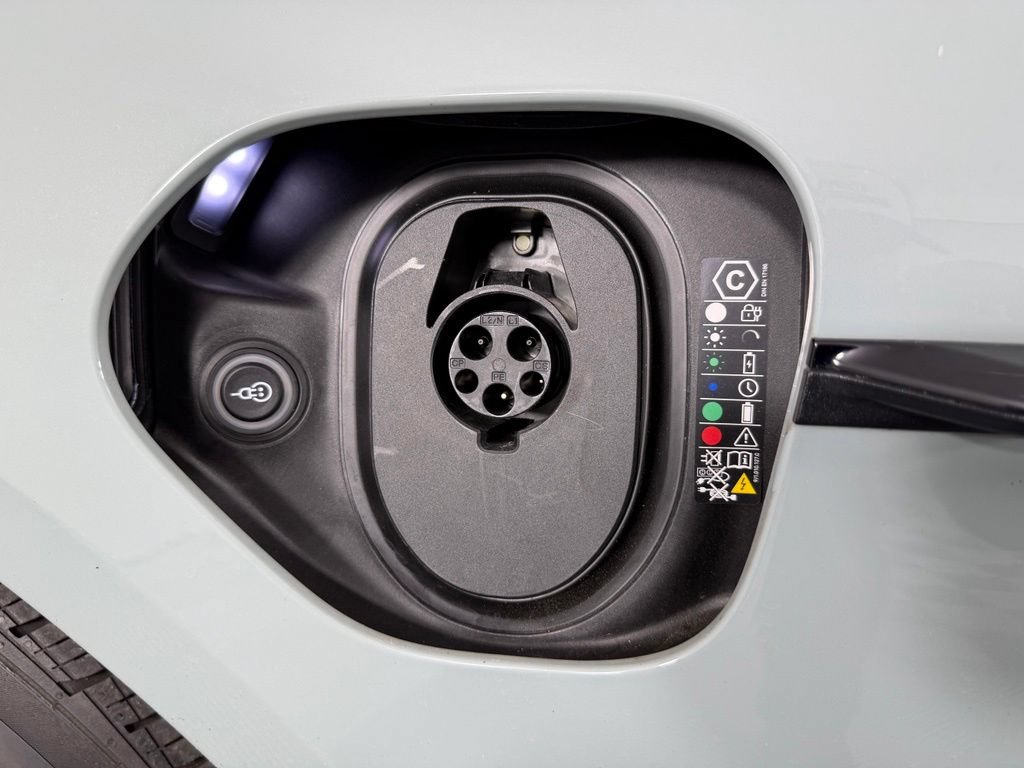 Certified 2026 Porsche Taycan RWD image 43