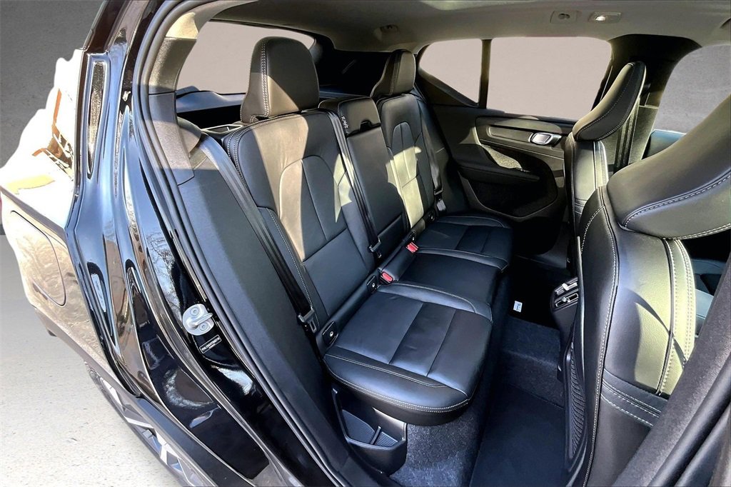 Used 2026 Volvo XC40 B5 Plus w/ Protection Package Premier image 24