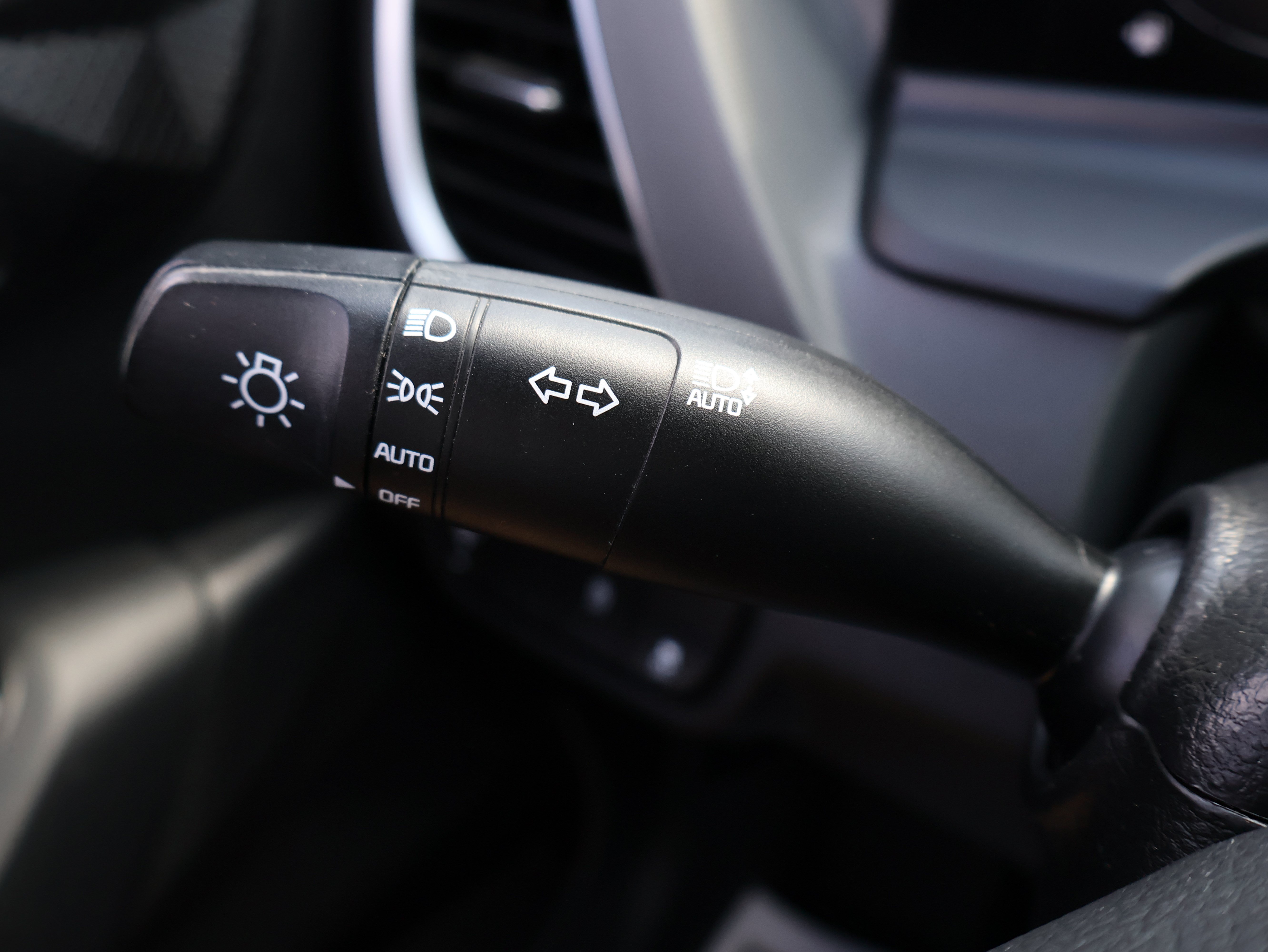 Used 2024 Kia Seltos LX AWD/4WD image 36