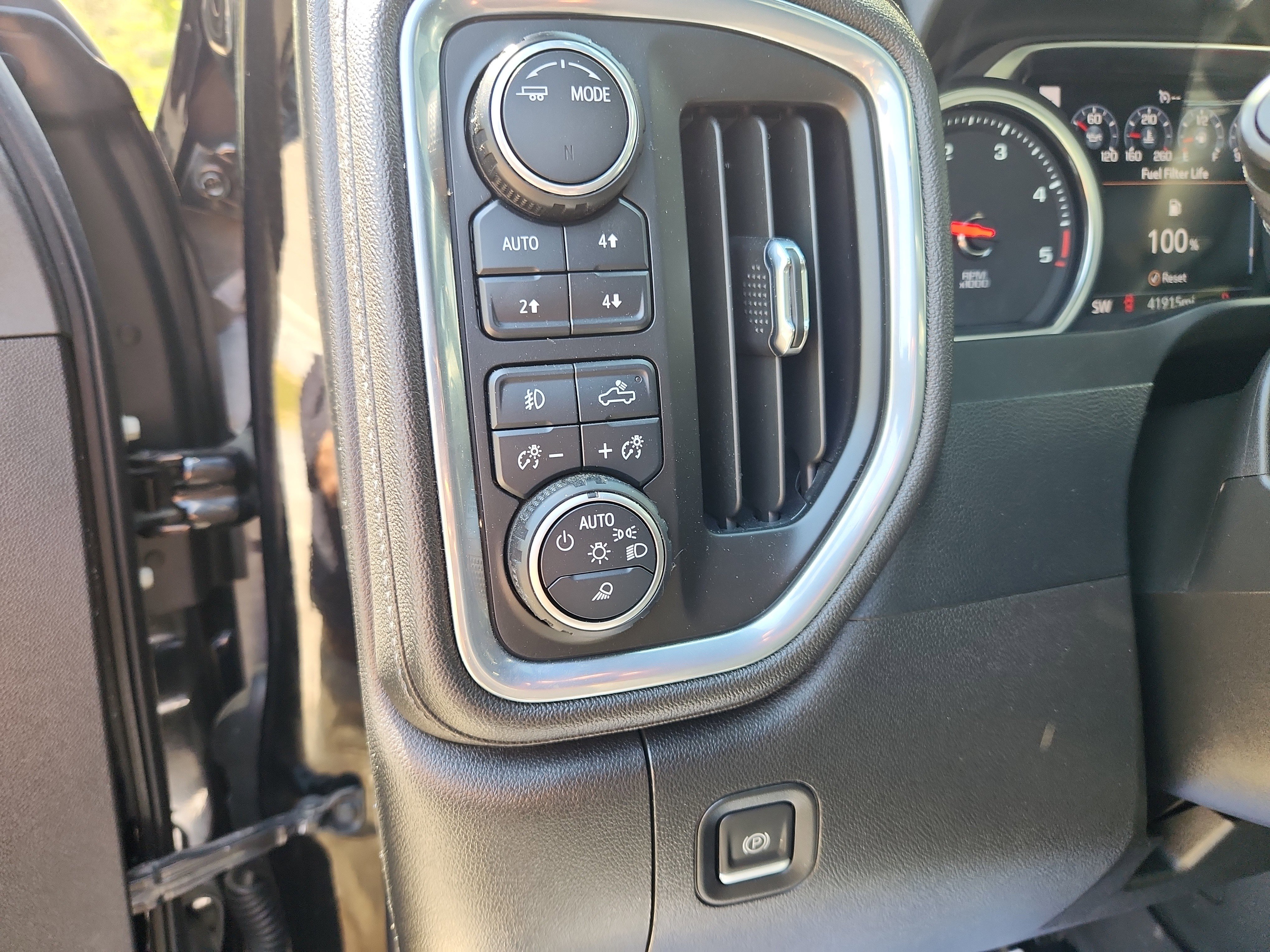 Used 2023 Chevrolet Silverado 2500 High Country w/ Safety Package II AWD/4WD image 20