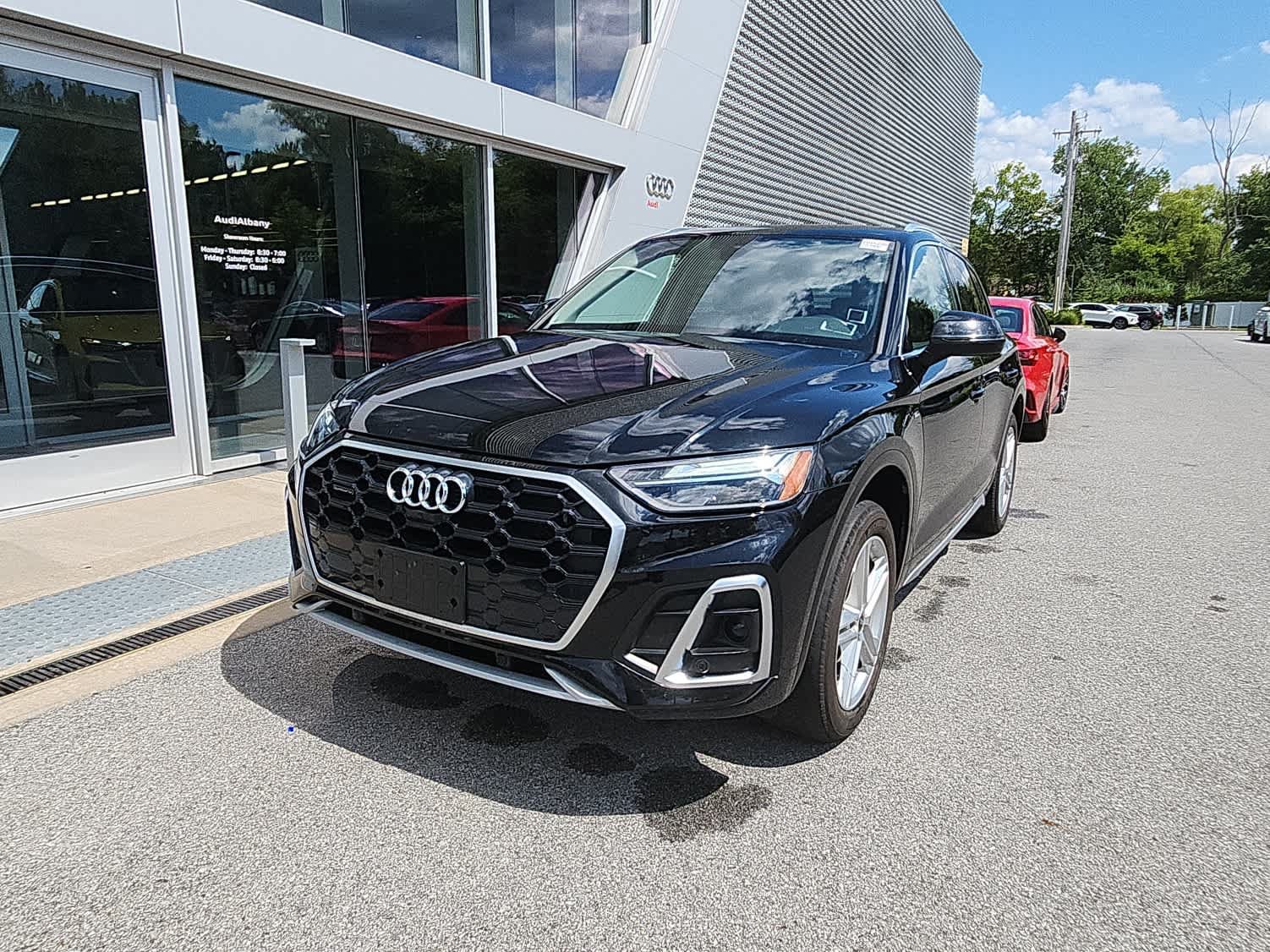 Used 2022 Audi Q5 e Premium Plus w/ Premium Plus Package AWD/4WD image 22