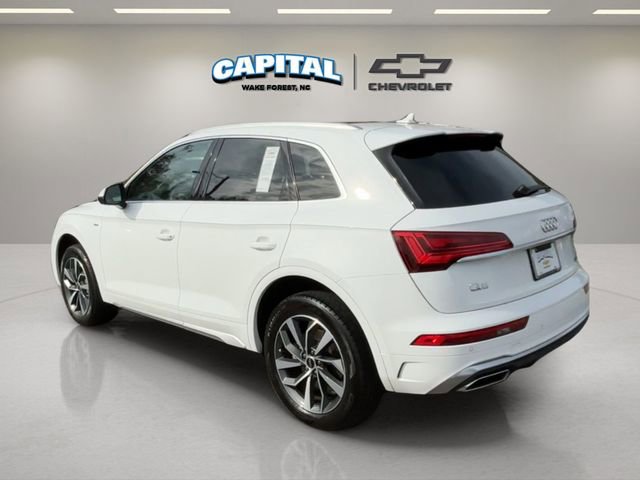 Used 2024 Audi Q5 2.0T Premium w/ Convenience Package image 3