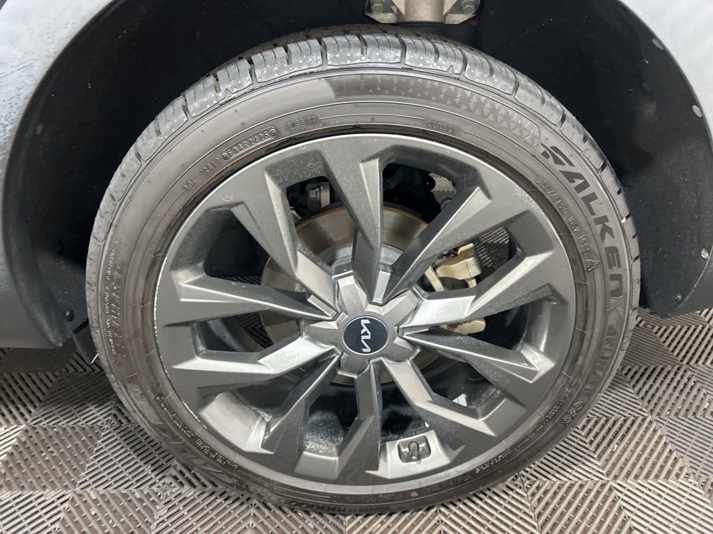 Used 2023 Kia Sorento SX Prestige image 32