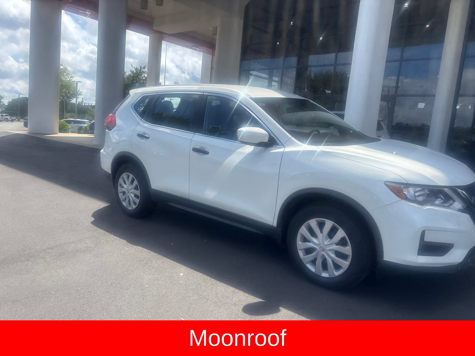 Used 2017 Nissan Rogue S AWD/4WD image 8