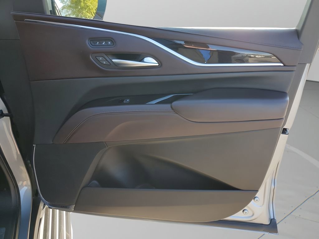 Certified 2023 Cadillac Escalade ESV Premium Luxury Platinum w/ LPO, Radiant Package image 13