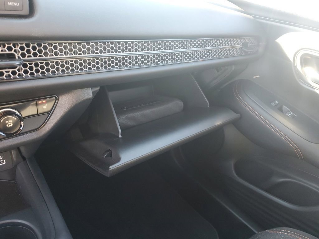 Certified 2025 Honda HR-V Sport image 22