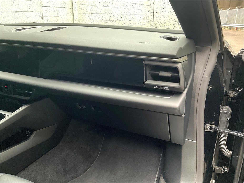 Certified 2024 Porsche Macan 4 Electric image 19